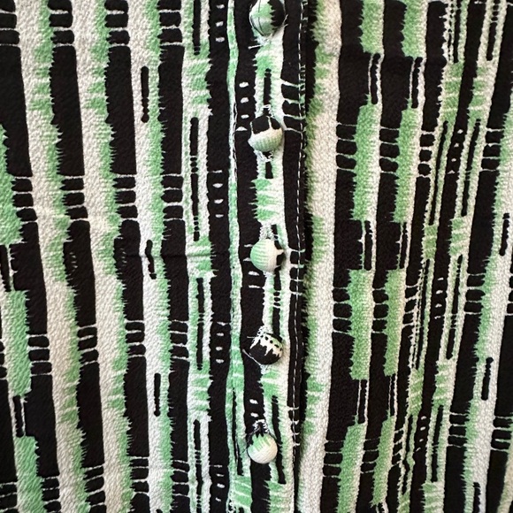 Jenn Geometric Romper Short Size: L - Picture 3 of 6